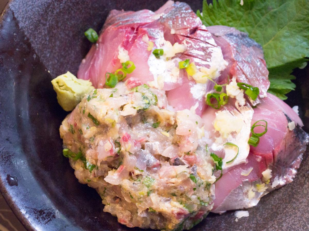 アジのなめろうと刺身丼